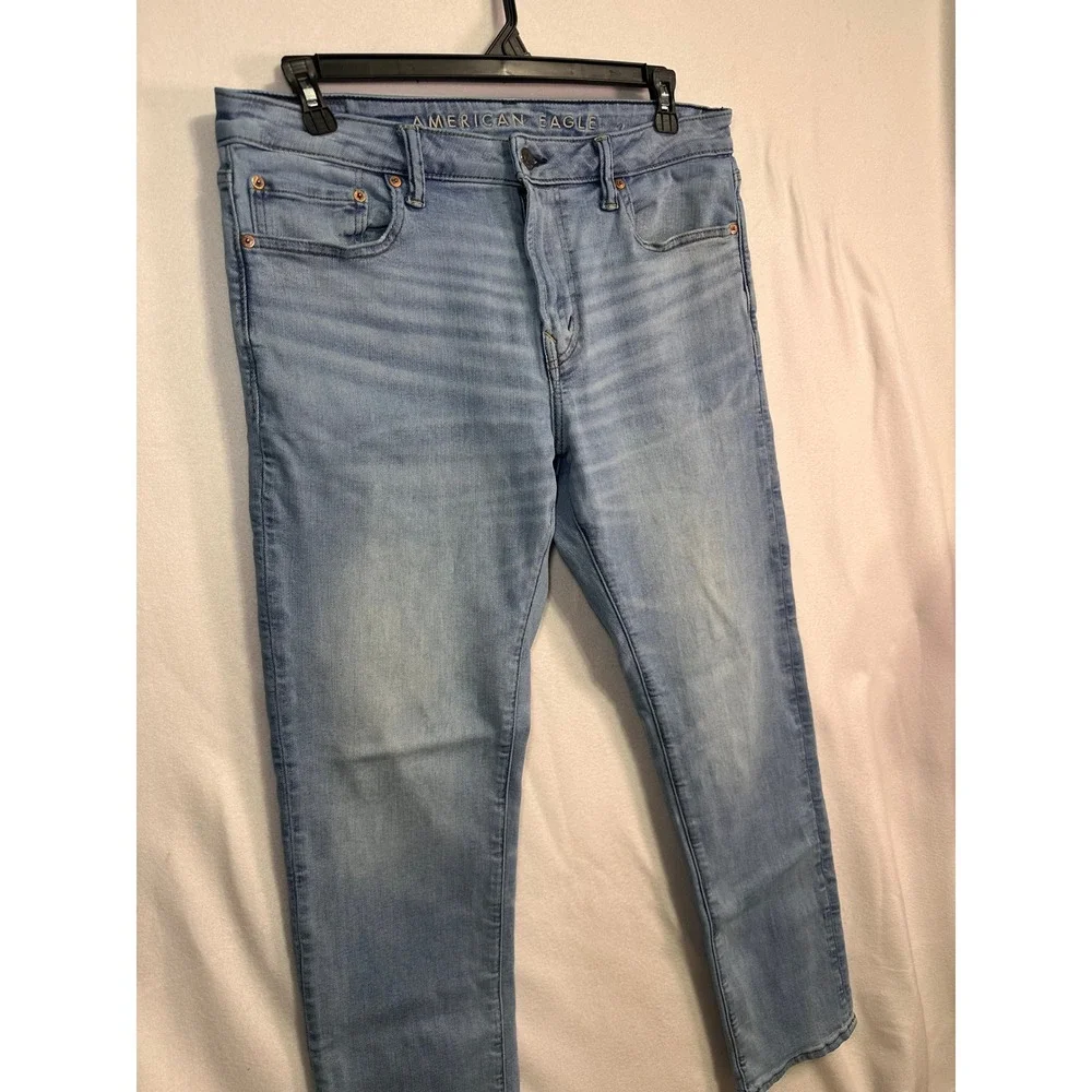 American Eagle Airflex+‎ Slim Straight Light Wash Blue Jeans Mens 36x32